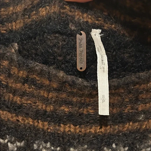Free People Sweater - Picture 3 of 4